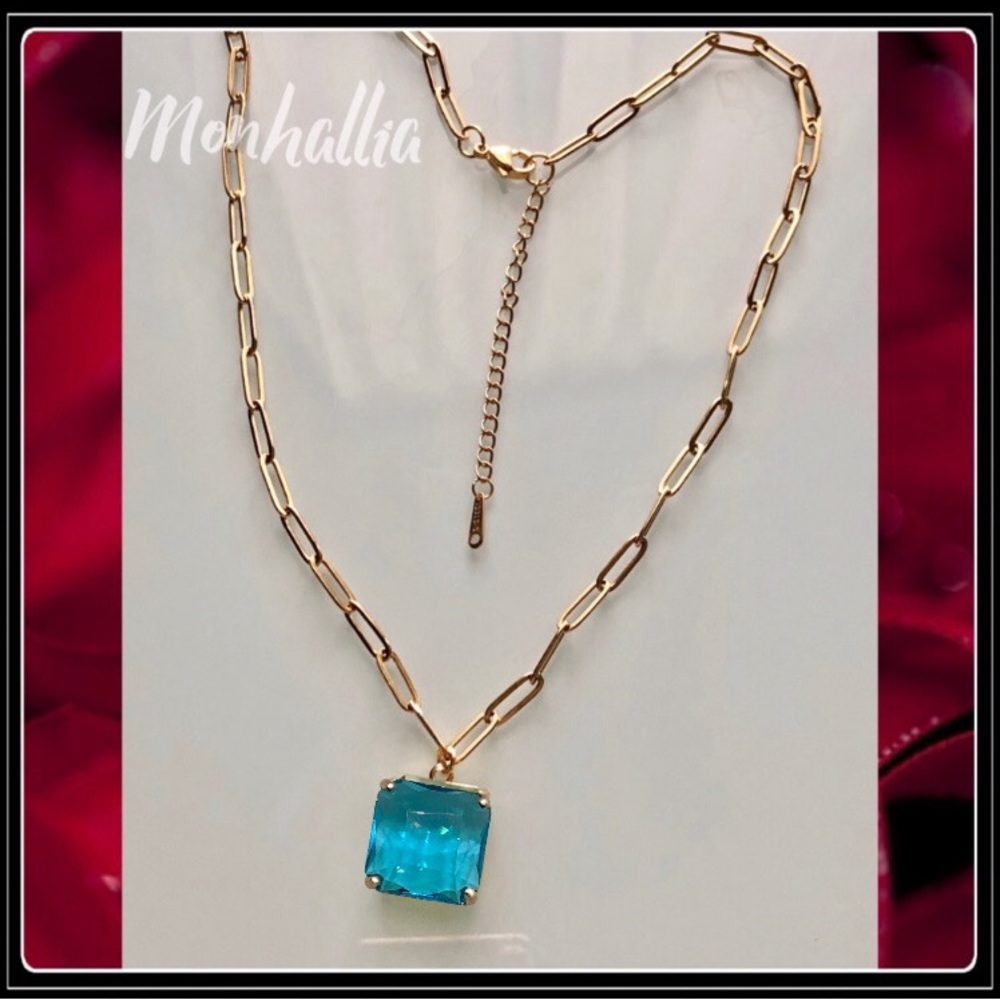 ICE CUBE TURQUOISE BLUE EMERALD CUT GOLD TRANSLUCENT PAPERCLIP LUCITE NECKLACE - Picture 4 of 5